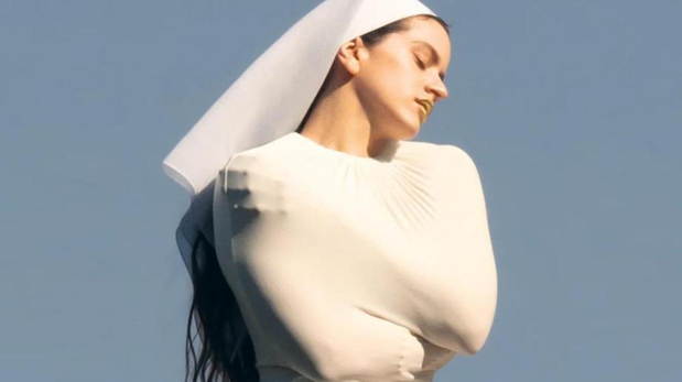 El álbum de Rosalía gira en torno a sonidos orquestales, con el misticismo y la religión como temas centrales.