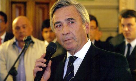 La semana que viene ingresará a la Legislatura santafesina un pedido de juicio político contra el titular del Tribunal de Cuentas de la provincia de Santa Fe, Oscar Biagioni. La semana que viene ingresará a la Legislatura santafesina un pedido de juicio político contra el titular del Tribunal de Cuentas de la provincia de Santa Fe, Oscar Biagioni.