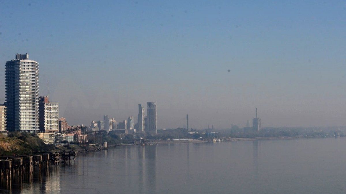 En el Boulevard Rondeau los ambientalistas desplegaron una gran bandera con la leyenda