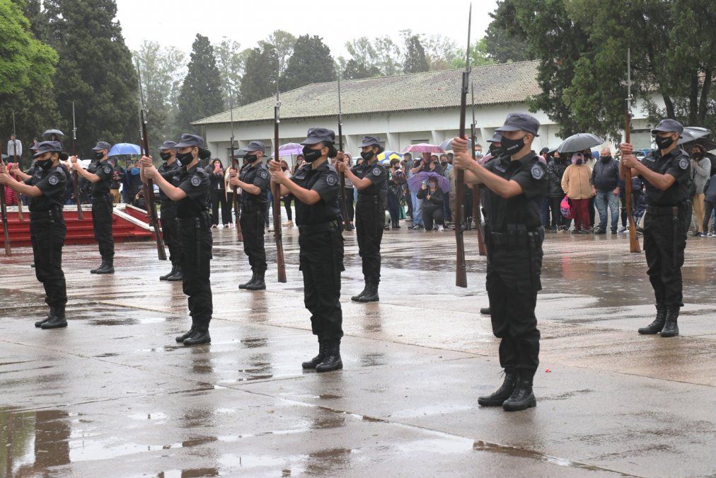 Se inscribieron casi 12 mil aspirantes para cubrir 1200 vacantes en la Policía provincial.