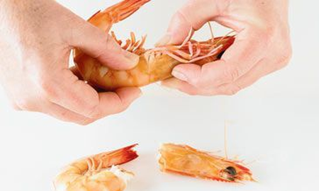 MasterChef: aprendé la forma infalible de Donato de Santis de pelar langostinos MasterChef: aprendé la forma infalible de Donato de Santis de pelar langostinos
