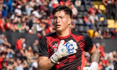 Tomás Paredes, de ser titular en la Primera Nacional a defender el arco de la Reserva Tomás Paredes, de ser titular en la Primera Nacional a defender el arco de la Reserva