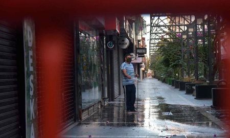 A partir de las 20 y hasta las 6 solo podrán circular las personas afectadas por las actividades esenciales.