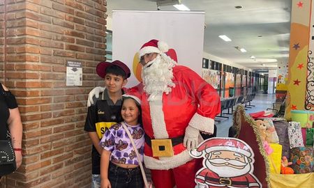 En estas fiestas, Papá Noel repartió regalos en el hospital Alassia. En estas fiestas, Papá Noel repartió regalos en el hospital Alassia.