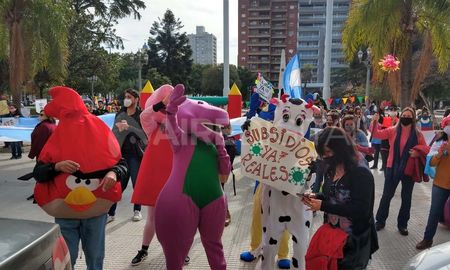 Fueron recibidos por funcionarios del gobierno provincial y en la reunión propusieron la realización de cumpleaños infantiles bajo un protocolo sanitario, con invitados de la región. Fueron recibidos por funcionarios del gobierno provincial y en la reunión propusieron la realización de cumpleaños infantiles bajo un protocolo sanitario, con invitados de la región.