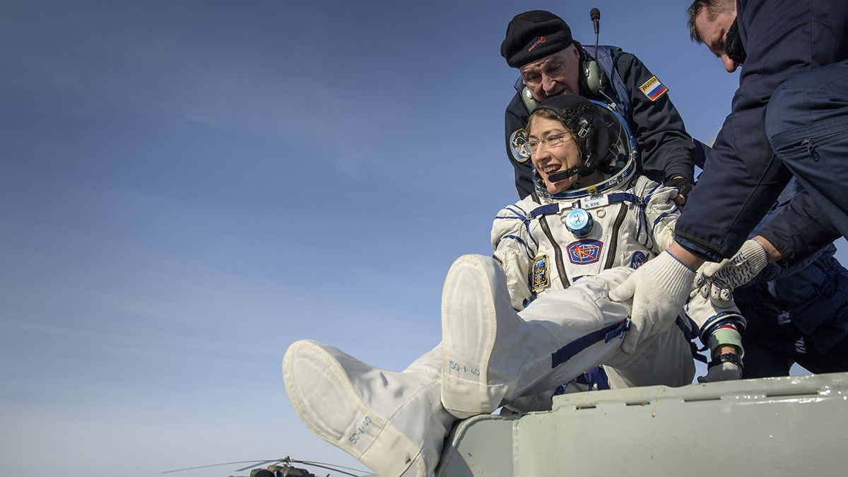 La astronauta Christina Koch logró el récord de ser la mujer de la Nasa con más tiempo en el espacio.