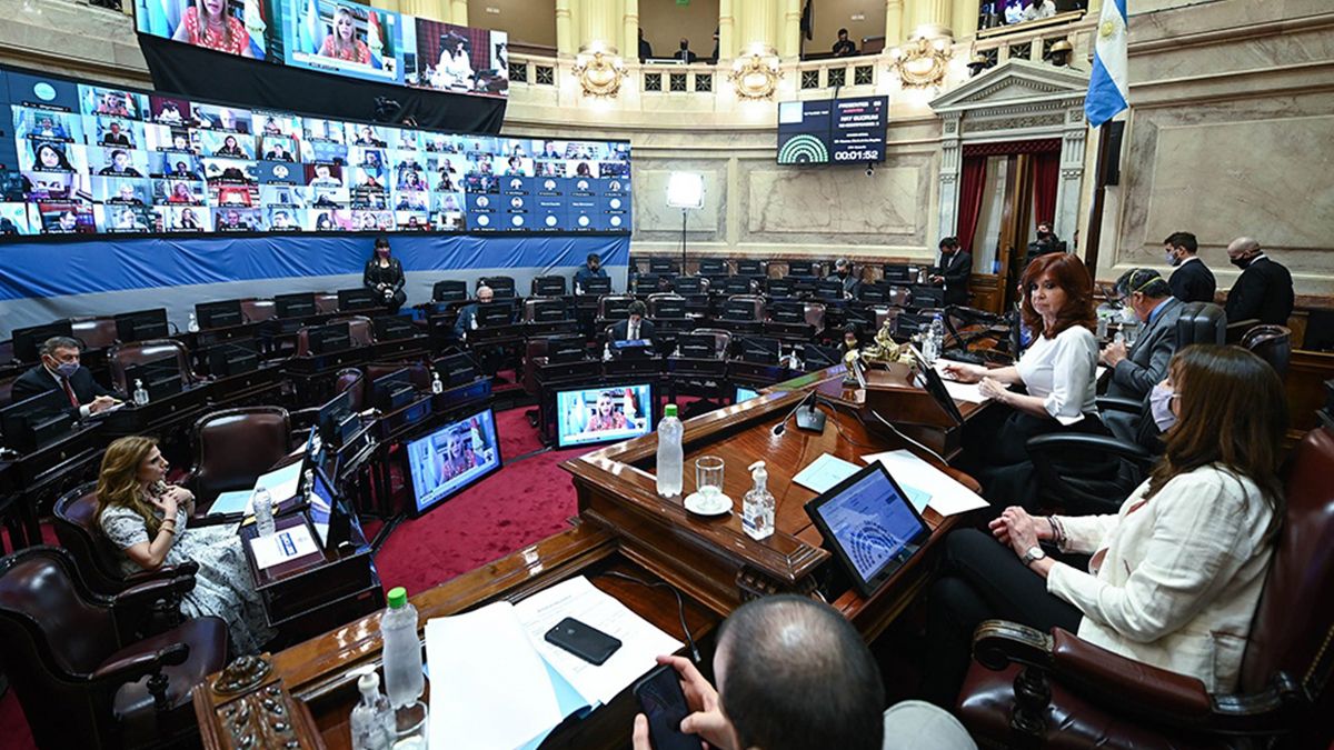 Senadores del oficialismo y de la oposición avanzarán esta semana en las conversaciones para retomar las sesiones presenciales