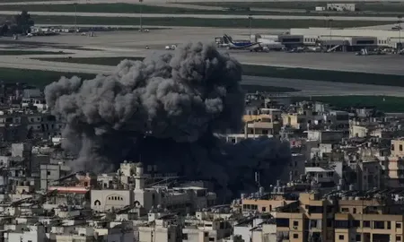 El alto el fuego por 10 días entre Israel y el Líbano, anunciado este jueves por el presidente de Estados Unidos, Donald Trump, tras conversaciones telefónicas con el presidente del Líbano, Joseph Aoun, y el primer ministro de Israel, Benjamin Netanyahu, comenzó a regir a las 17. El alto el fuego por 10 días entre Israel y el Líbano, anunciado este jueves por el presidente de Estados Unidos, Donald Trump, tras conversaciones telefónicas con el presidente del Líbano, Joseph Aoun, y el primer ministro de Israel, Benjamin Netanyahu, comenzó a regir a las 17.