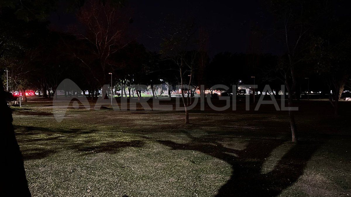 En 2021 los vecinos que integran la Asociación Parque Federal hicieron un relevamiento “que puso en evidencia la falta de funcionamiento de más del 60 % del alumbrado”.