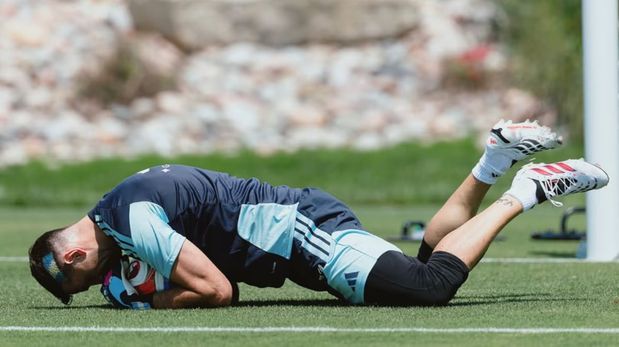 Emiliano Dibu Martínez en el entrenamiento de este jueves en Kansas.
