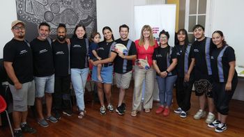 La delegación está conformada por más de 50 artistas.