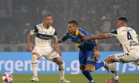 Gimnasia y Boca Juniors se ponen al día en la Liga Profesional de Fútbol, cuando se enfrenten este jueves a partir de las 15 en La Plata. Gimnasia y Boca Juniors se ponen al día en la Liga Profesional de Fútbol, cuando se enfrenten este jueves a partir de las 15 en La Plata.