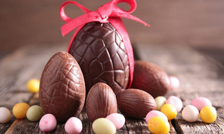 Un supermercado en Santa Fe lanza ofertas y promociones 2x1 en huevos de Pascua.