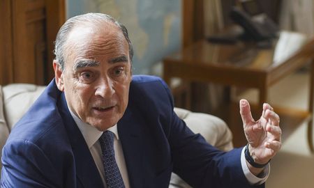 El jefe de Gabinete dijo que la estrategia del gobierno bonaerense fue “inteligente” y reconoció a Axel Kicillof como el “referente del peronismo”. El jefe de Gabinete dijo que la estrategia del gobierno bonaerense fue “inteligente” y reconoció a Axel Kicillof como el “referente del peronismo”.