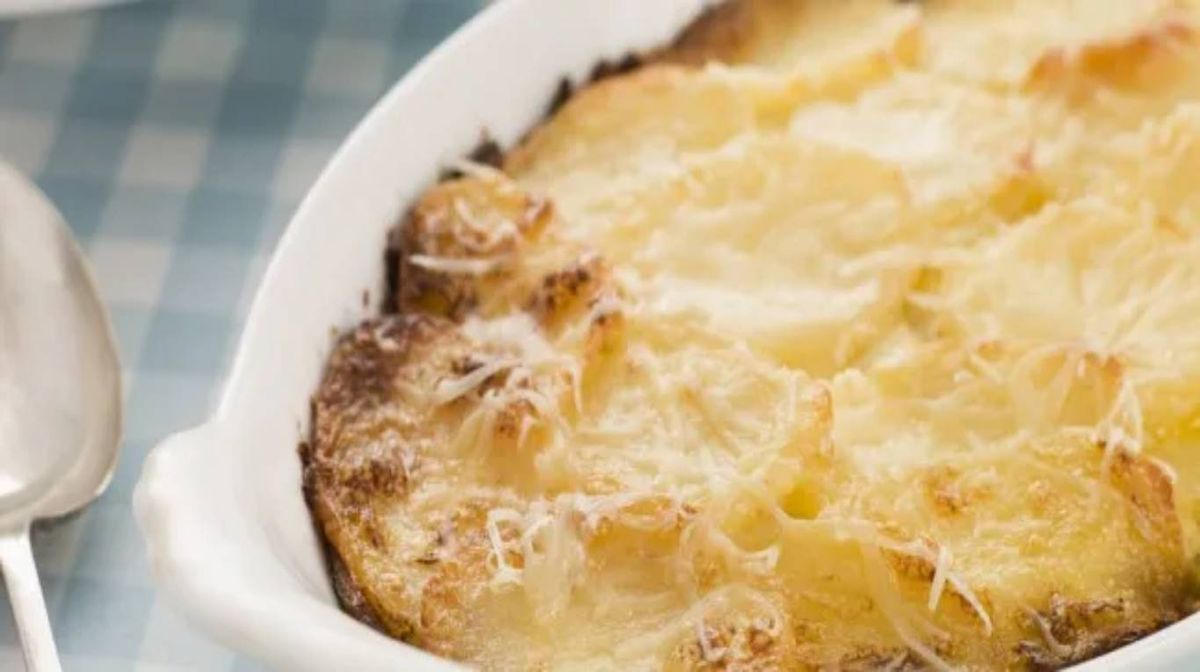 Papas con queso rallado