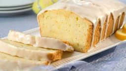 altText(Budín de limón con aceite: el secreto para lograr una miga súper húmeda y esponjosa)}