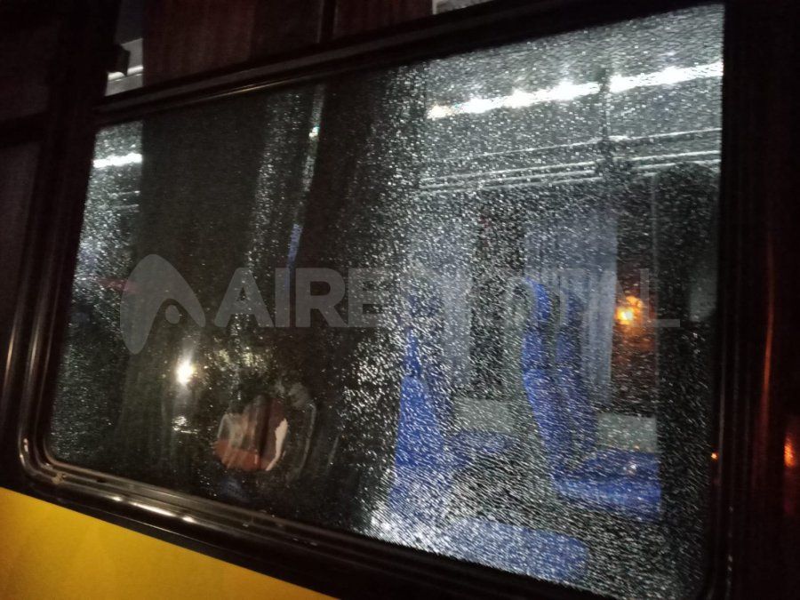 El chofer contó que al transitar por la ruta provincial N°1 escuchó una explosión.