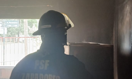 Incendio en una vivienda de Santo Tomé. Incendio en una vivienda de Santo Tomé.