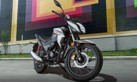 Cómo calcular el valor de la transferencia de una moto usada en la Argentina. Cómo calcular el valor de la transferencia de una moto usada en la Argentina.