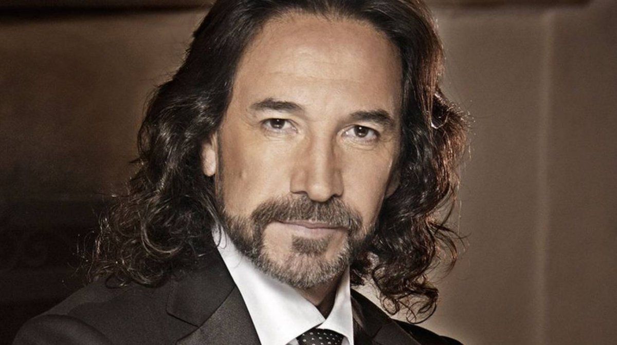 Marco Antonio Solís tiene 62 años.