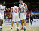 Los delincuentes se llevaron equipamiento deportivo, indumentaria y las zapatillas de los jugadores del plantel profesional. Los delincuentes se llevaron equipamiento deportivo, indumentaria y las zapatillas de los jugadores del plantel profesional.