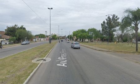 apedrearon una concesionaria en barrio barranquitas y danaron varios vehiculos