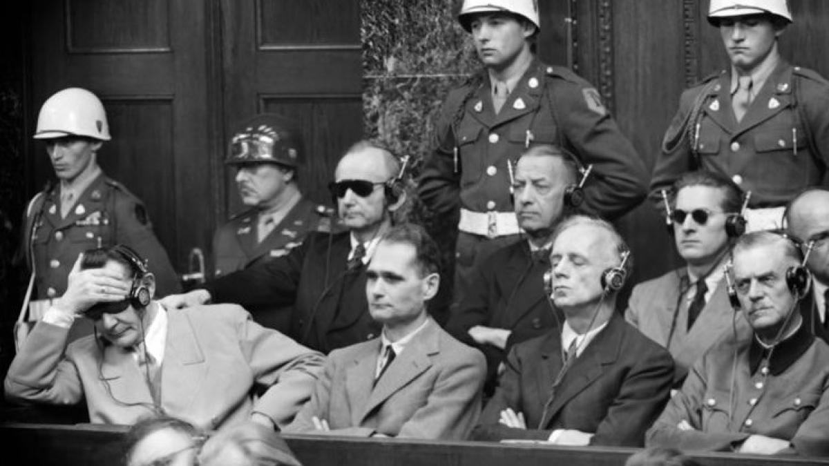 En 1945 la ciudad alemana de Nuremberg comienza el juicio hacia los 24 jerarcas nazis por los crímenes de lesa humanidad