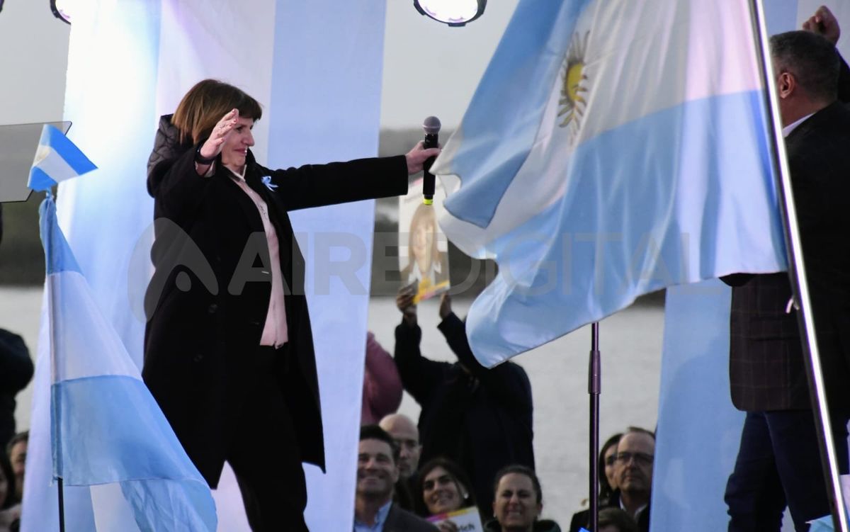 Patricia Bullrich realizó su cierre de campaña en Rosario. Patricia Bullrich realizó su cierre de campaña en Rosario.