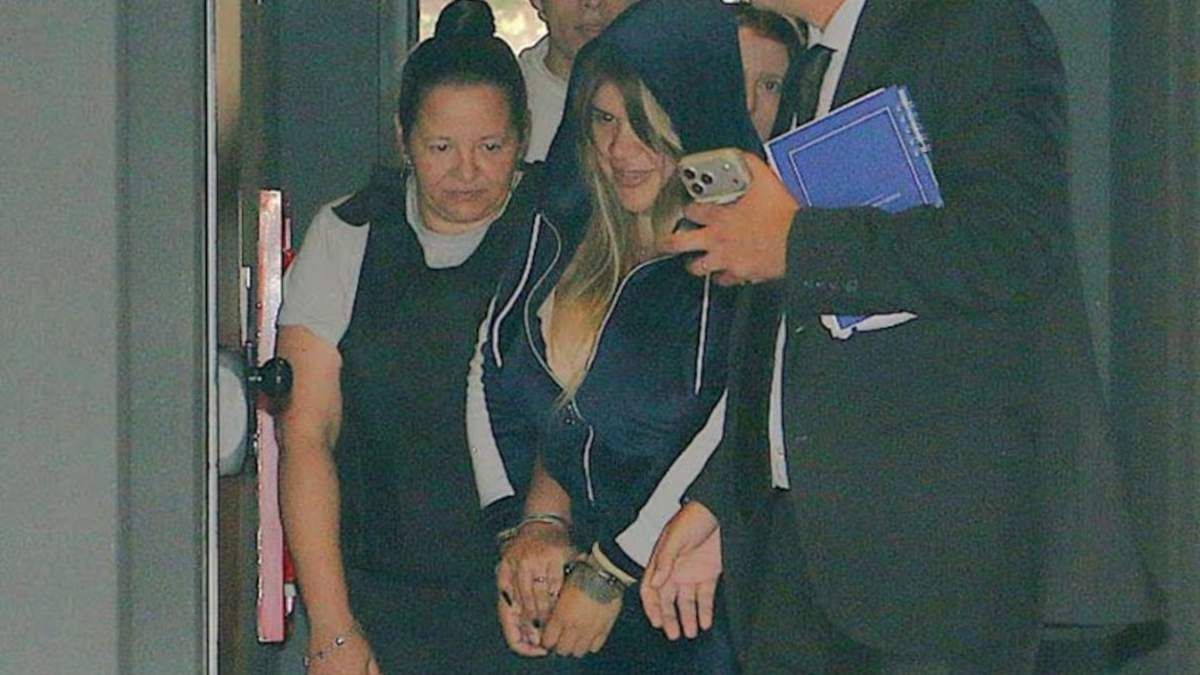 Morena Rial llegó a los tribunales de San Isidro para notificarse sobre las nuevas reglas de su arresto domiciliario. Morena Rial llegó a los tribunales de San Isidro para notificarse sobre las nuevas reglas de su arresto domiciliario.