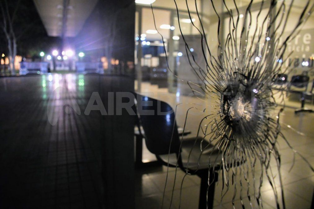 En el nuevo ataque al Centro de Justicia Penal de Rosario no se registraron personas heridas, aunque sí daños materiales.