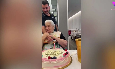 Una anciana confundió a un mozo con su nieto y le expresó su amor a un desconocido Una anciana confundió a un mozo con su nieto y le expresó su amor a un desconocido
