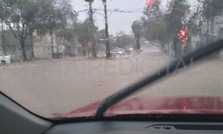 Los chaparrones de este jueves a la mañana inundaron la ciudad de Gálvez. Los chaparrones de este jueves a la mañana inundaron la ciudad de Gálvez.