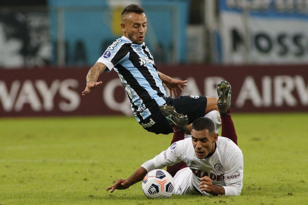 Lanús cayó en Brasil y prende de un hilo en la Copa Sudamericana.