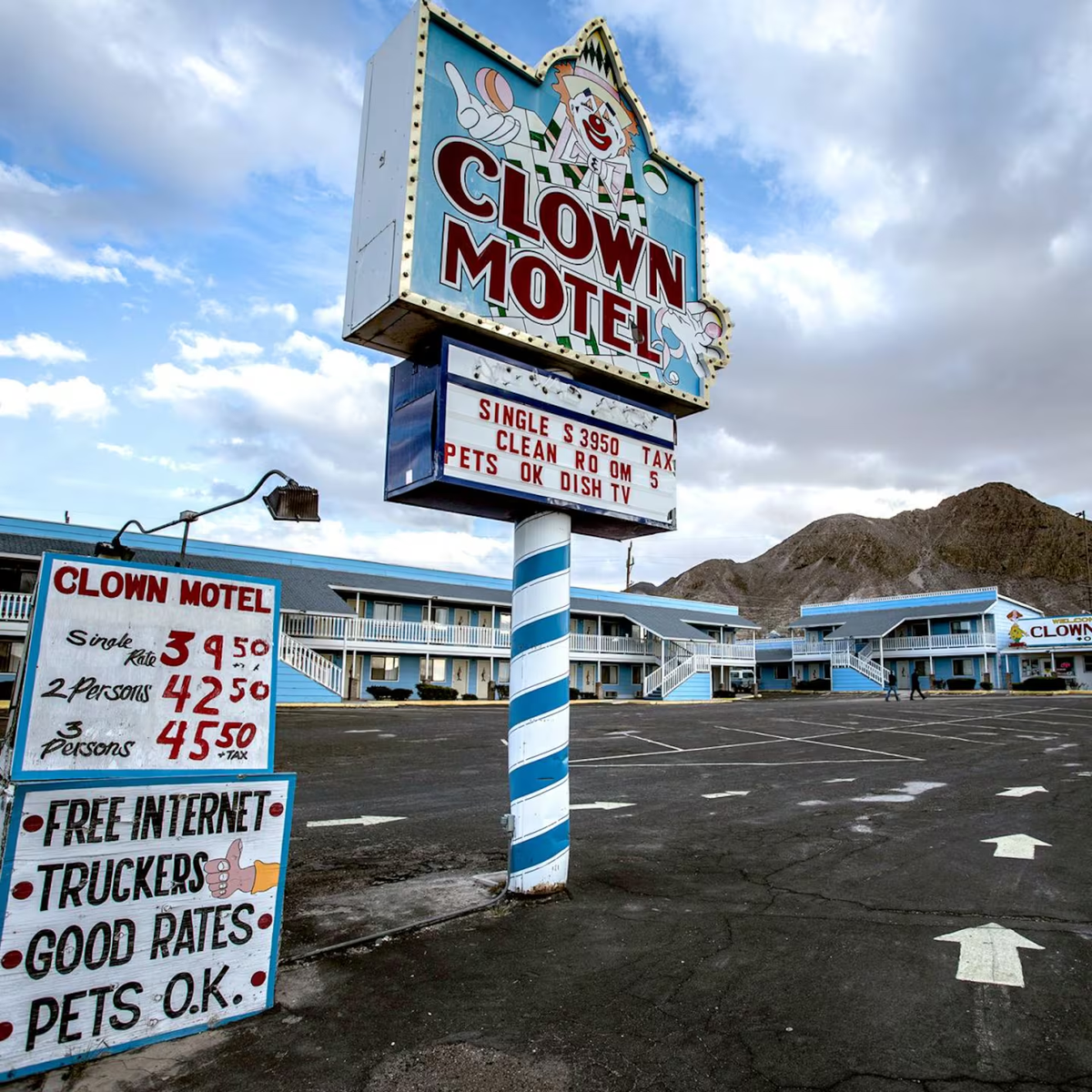 Clown Motel es un hotel temático conocido como Clown Motel es un hotel temático conocido como