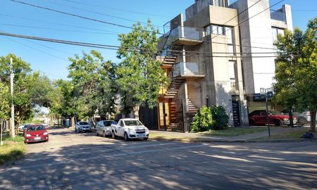 Ambos robos tuvieron lugar mientras los dueños de casa estaban ausentes Ambos robos tuvieron lugar mientras los dueños de casa estaban ausentes
