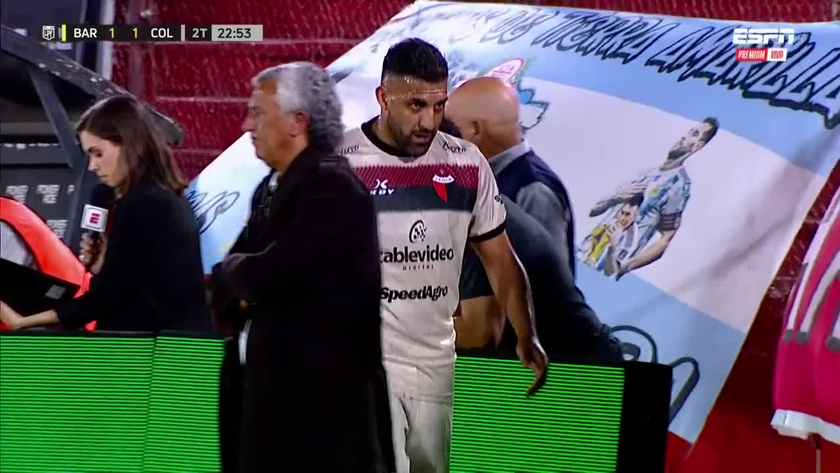 El cruce entre Néstor Gorosito y Wanchope Ábila.