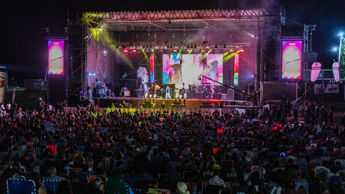 El gobernador participó del festival del Pescador en Sauce Viejo