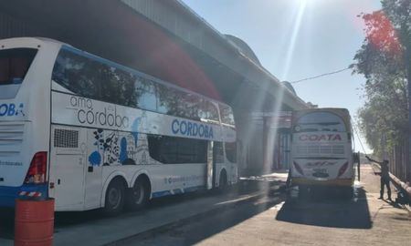 La Policía de Córdoba investiga el hallazgo de un feto en un colectivo de larga distancia. La Policía de Córdoba investiga el hallazgo de un feto en un colectivo de larga distancia.