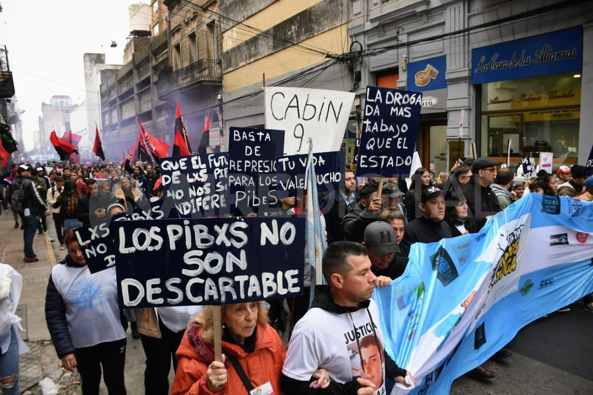 Imágenes de la marcha que se realizó el último 26 de junio en Rosario, conmemorando el Día Internacional de la Lucha contra el Uso Indebido y el Tráfico Ilícito de Drogas. Imágenes de la marcha que se realizó el último 26 de junio en Rosario, conmemorando el Día Internacional de la Lucha contra el Uso Indebido y el Tráfico Ilícito de Drogas.