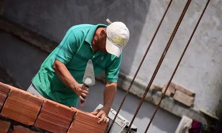 Más de 1.000.000 de personas en Argentina viven en condiciones de hacinamiento crítico, según el informe del INDEC. Más de 1.000.000 de personas en Argentina viven en condiciones de hacinamiento crítico, según el informe del INDEC.