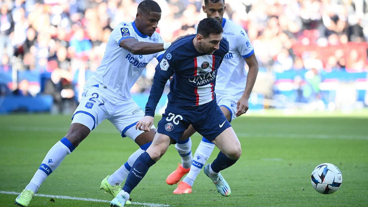 Lionel Messi fue titular y disputó 74 minutos en el líder y campeón vigente del fútbol francés