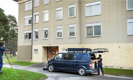 Arrestaron a una mujer que tuvo encerrado a su hijo durante 28 años Arrestaron a una mujer que tuvo encerrado a su hijo durante 28 años