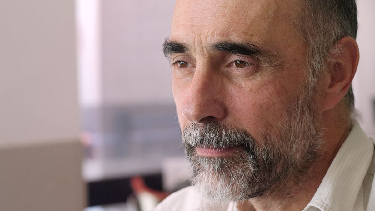 El físico e investigador de Conicet Jorge Aliaga advirtió del aumento de los contagios y de la importancia de la vacunación.