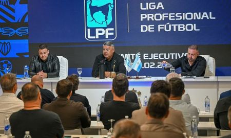 Bombazo de la AFA: decidió suspender la fecha 9 en repudio a la denuncia realizada por ARCA. Bombazo de la AFA: decidió suspender la fecha 9 en repudio a la denuncia realizada por ARCA.