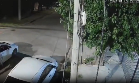 Roban un auto con una bebé de tres meses en su interior y la dejan en la calle. Roban un auto con una bebé de tres meses en su interior y la dejan en la calle.