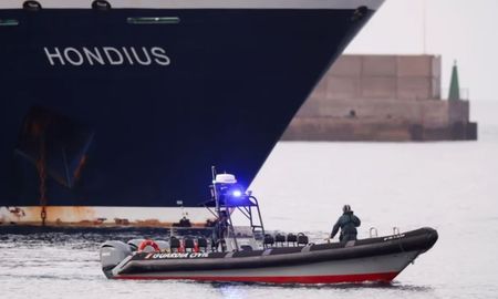 Trasla muerte de tres pasajeros por hantavirus, un operativo internacional coordinado por 23países busca evacuar el barco sin riesgo para la población local. Foto: AgenciaNA Trasla muerte de tres pasajeros por hantavirus, un operativo internacional coordinado por 23países busca evacuar el barco sin riesgo para la población local. Foto: AgenciaNA
