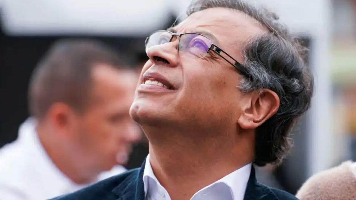 El senador Gustavo Petro, cargo que tiene desde el 2018 y líder de la coalición política Pacto Histórico, una coalición de partidos de izquierdas e indígenas.