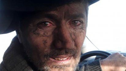 Quién es el productor cordobés que combatió un incendio en su campo y se hizo viral