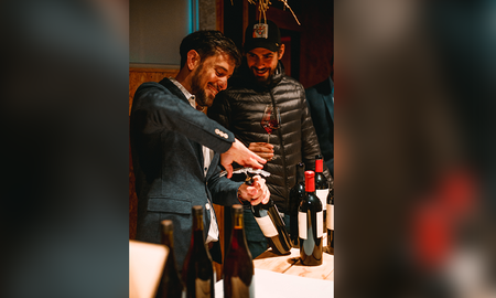desde los polos, un pinot noir nacido de la amistad entre un enologo y un sommelier desde los polos, un pinot noir nacido de la amistad entre un enologo y un sommelier