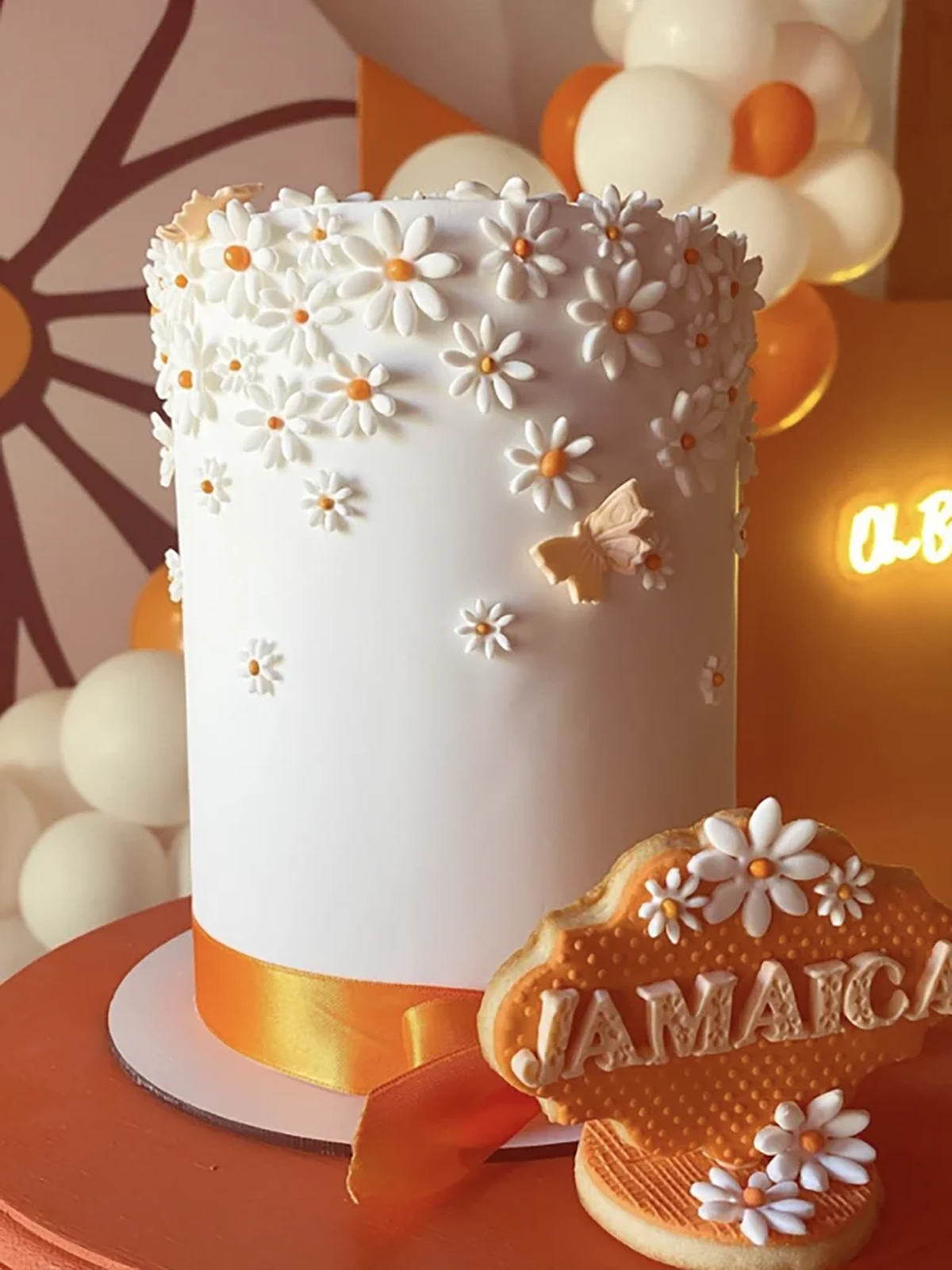 Jamaica, la hija de L-Gante y Tamara B&aacute;ez, cumpli&oacute; seis meses.